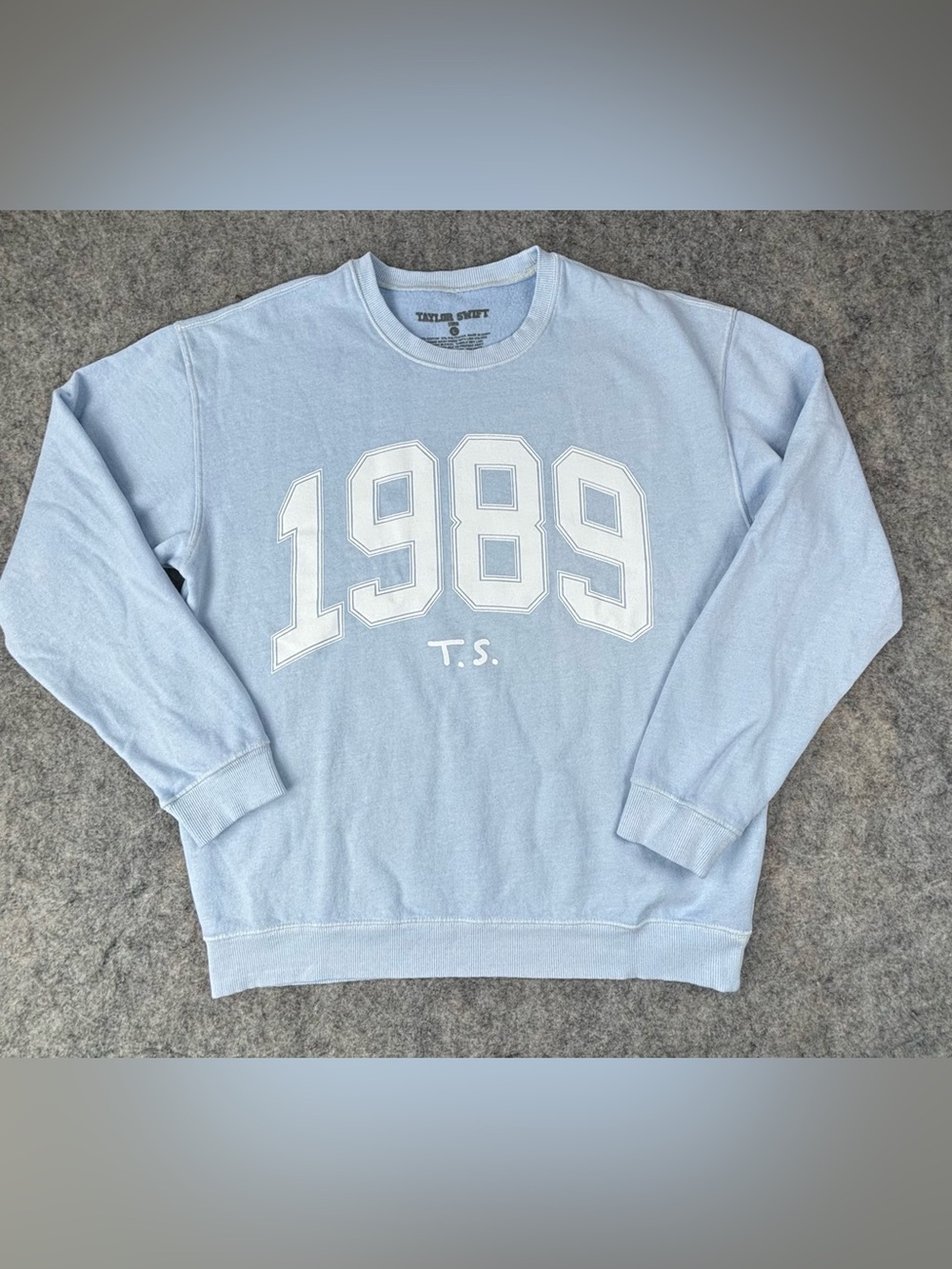 Taylor Swift | 1989 Light Blue Crewneck Sweatshirt | Women’s Size Large - Picture 2 of 8